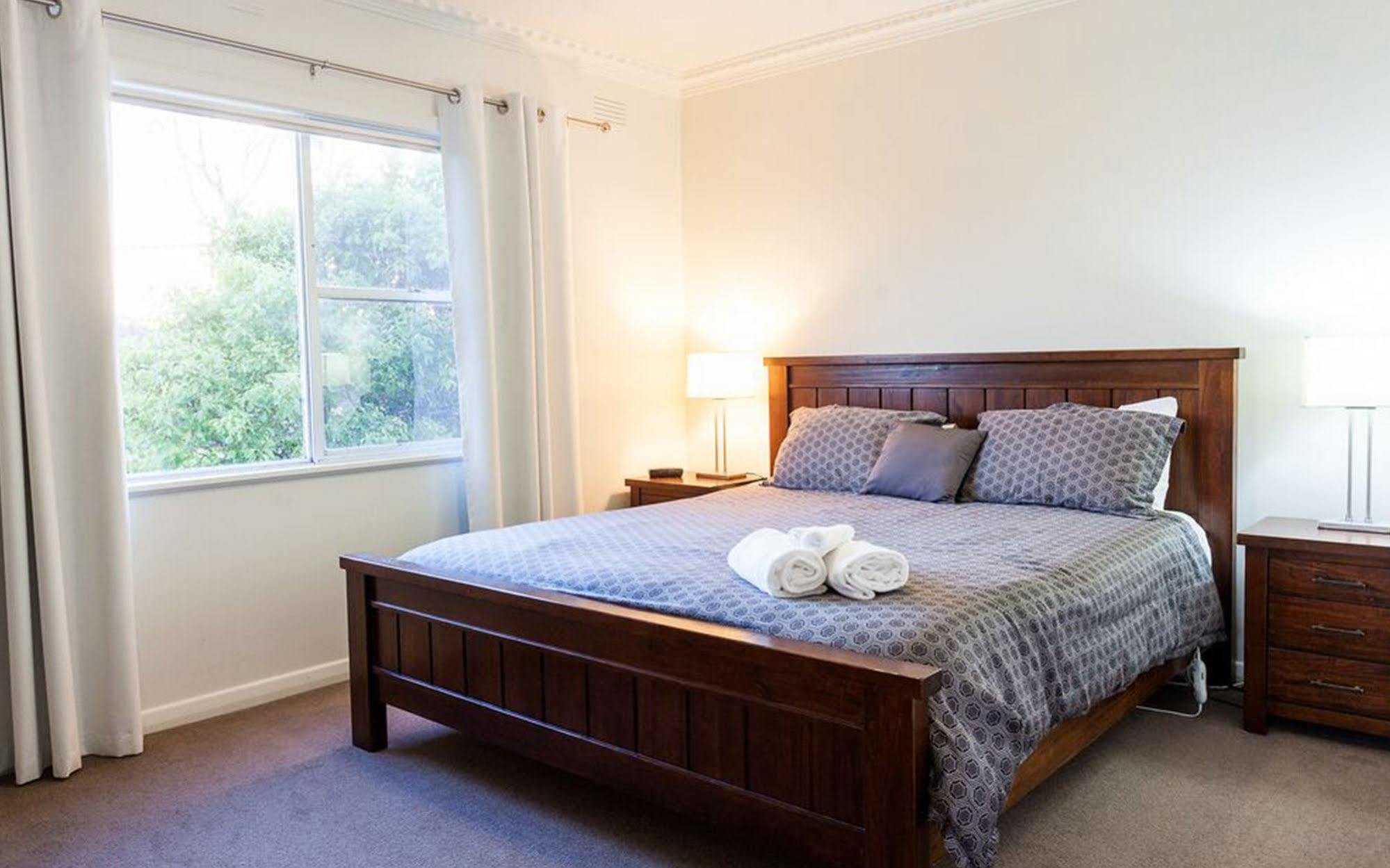 Point Lonsdale Holiday Apartments (Adults Only) Куинсклиф Экстерьер фото
