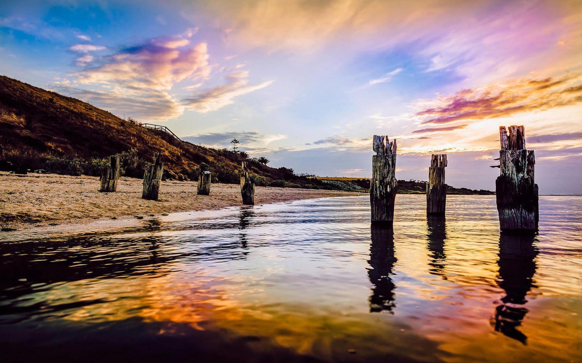 Point Lonsdale Holiday Apartments (Adults Only) Куинсклиф Экстерьер фото