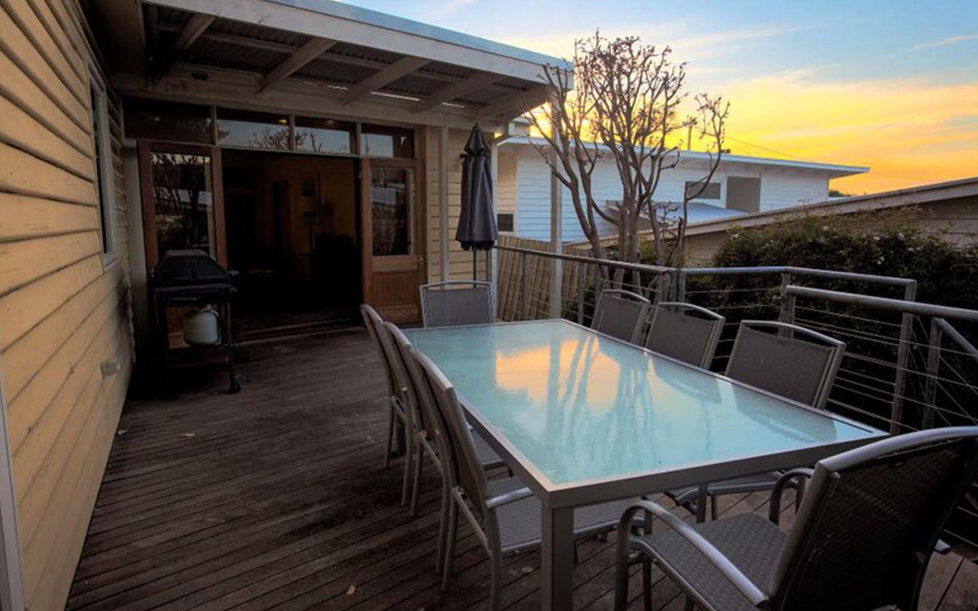 Point Lonsdale Holiday Apartments (Adults Only) Куинсклиф Экстерьер фото