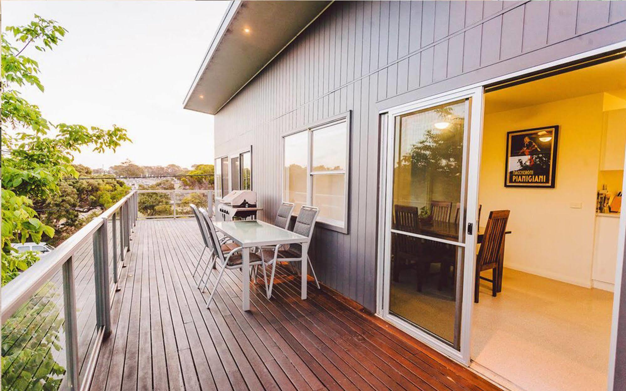 Point Lonsdale Holiday Apartments (Adults Only) Куинсклиф Экстерьер фото